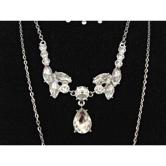 Lot of 3 Rhinestone Necklaces Assorted Sizes Styles Silver Tone Choker Long Med - Picture 4 of 9